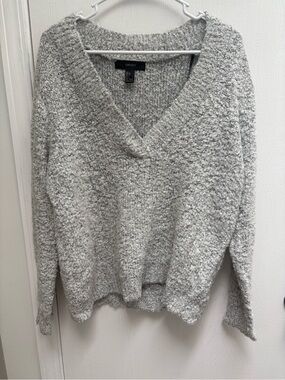 Forever 21 Light Gray Textured V-Neck Sweater - cozy